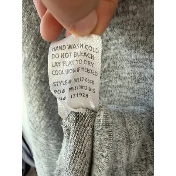 *WISHLIST* Oversized Cozy Gray Marled Knit V-Neck Sweater Women's Size M/L - Picture 6 of 7